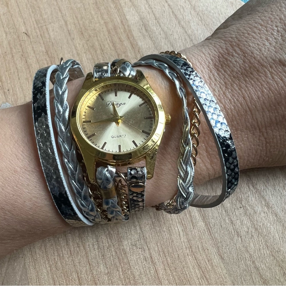 Duoya Gold Toned ladies Watch w/ STYLISH Wrap Around Band NEW BATTERY